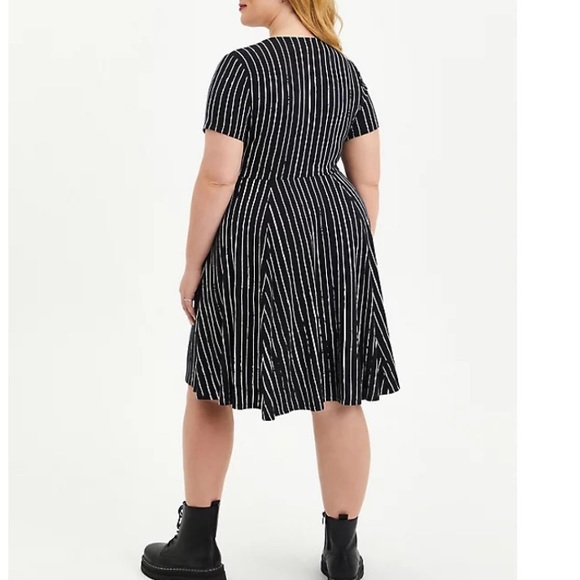 TORRID NWT NIGHTMARE BEFORE CHRISTMAS JACK DRESS - Picture 5 of 7